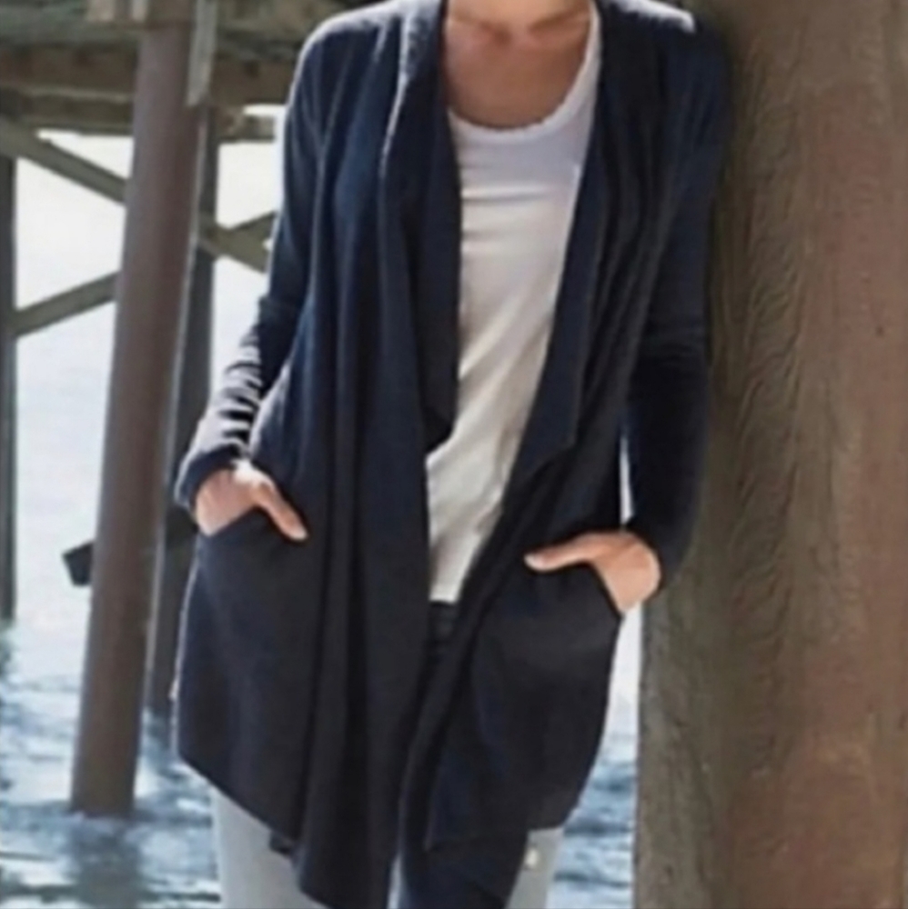 BAREFOOT DREAMS CozyChic Island Wrap in Indigo Size S/M